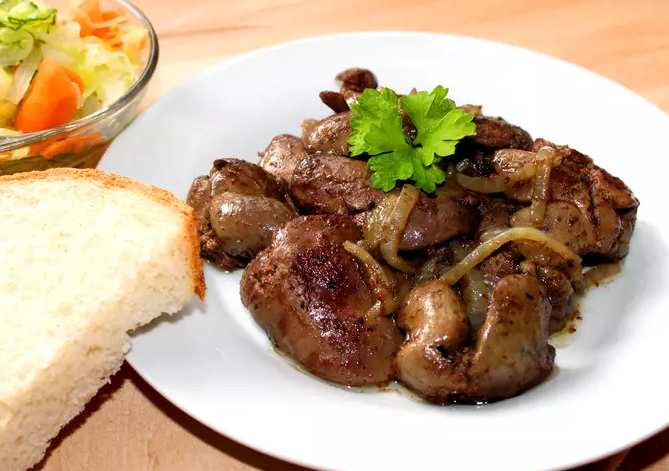 Hagymás sült csirkemáj