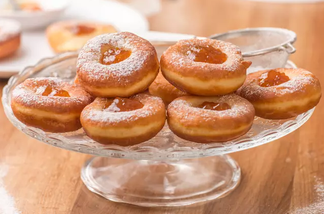 Szalagos farsangi fánk