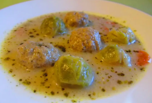 Húsgombócos kelbimbóleves