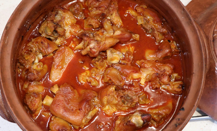 Csülkös körömpörkölt