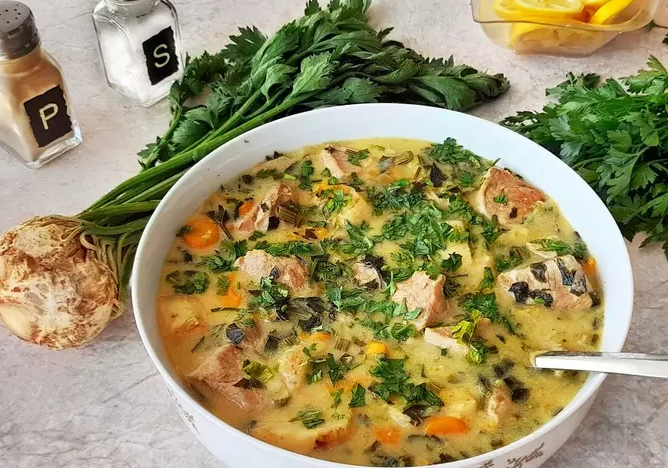 Sertésbecsinált zellerrel