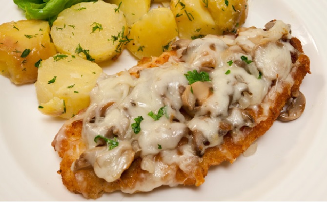 Sajtos gombás rántott csirke