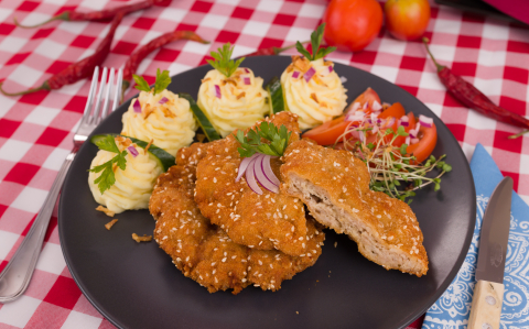 Sajtos rántott szelet darált húsból