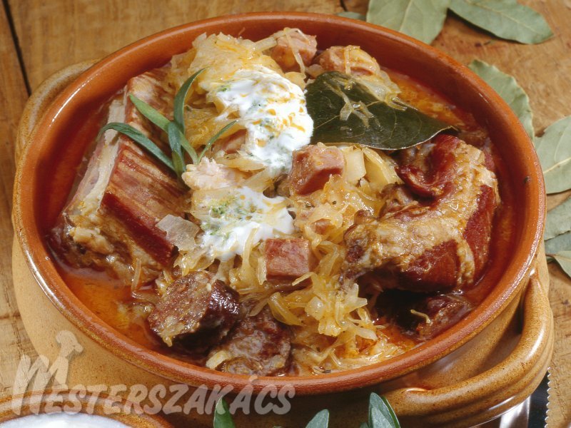 Tárkonyos húsos káposzta