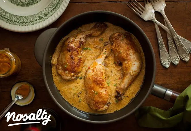 Mustáros csirkecombok serpenyőben