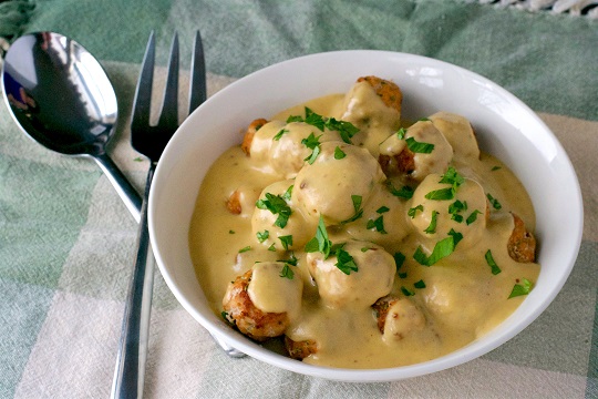 Német húsgombócok pikáns szószban