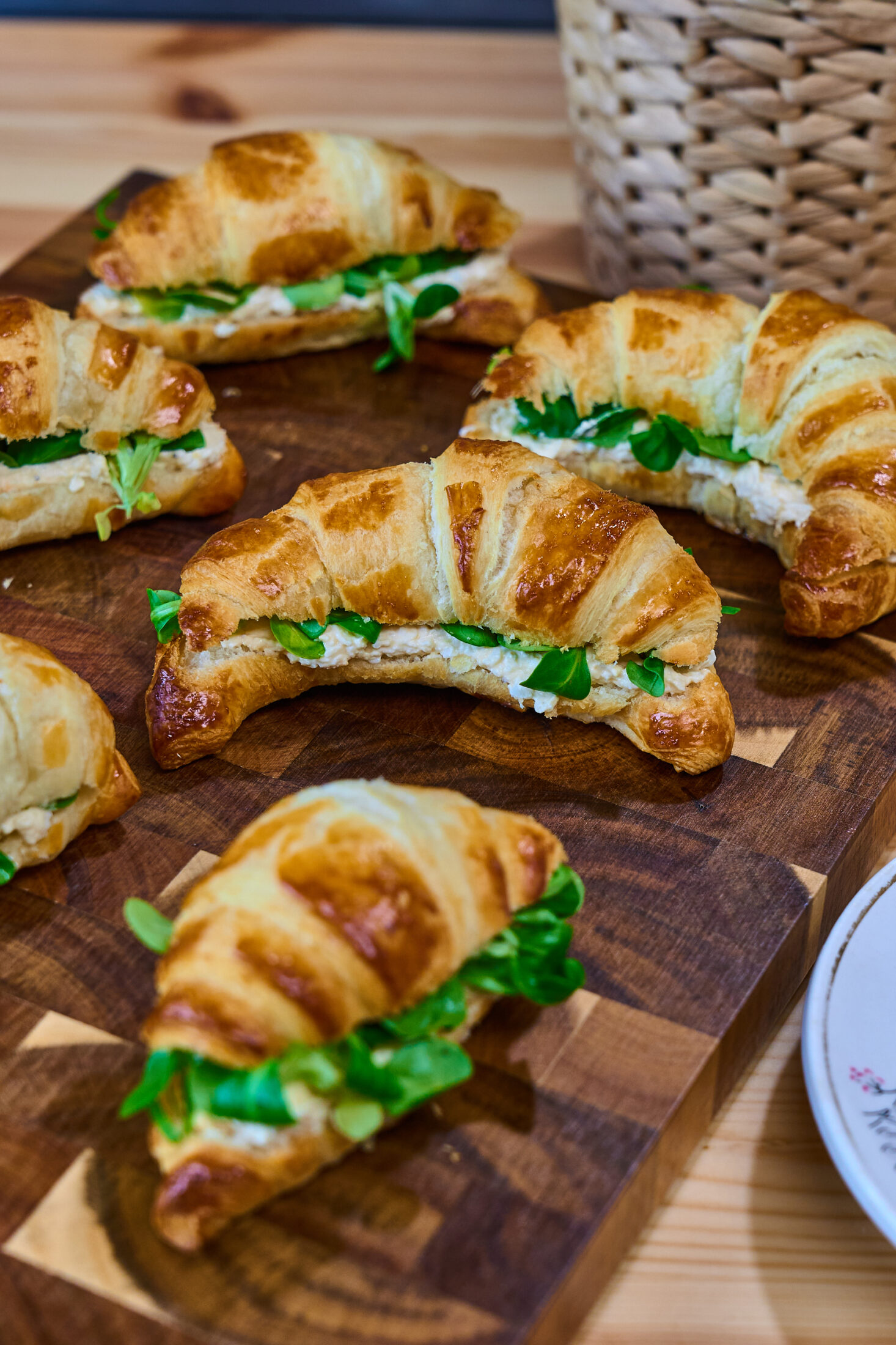 Croissant tojásos-sajtos krémmel