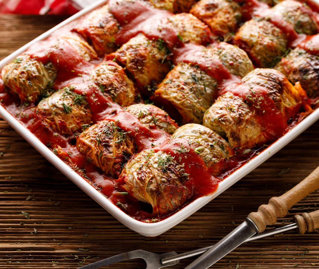 Paradicsomos, darált hússal töltött kelkáposzta