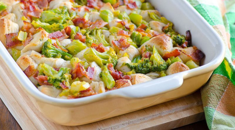 Tejfölös-sajtos rakott zöldség