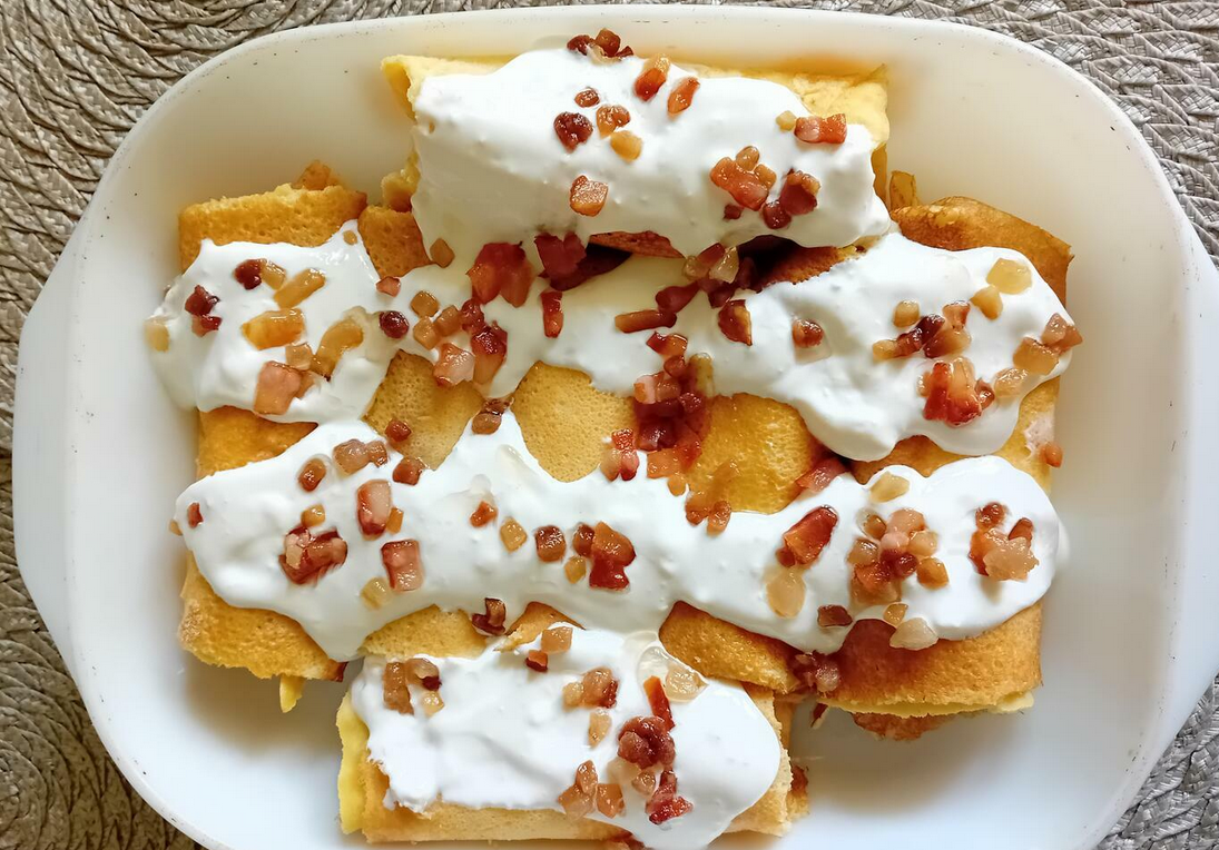 Juhtúrós-szalonnás palacsinta sütőben